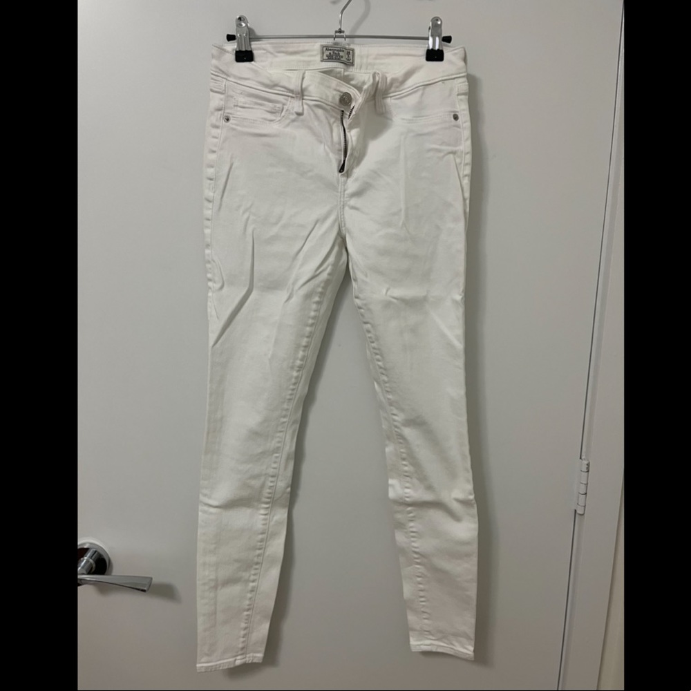 Abercrombie low rise super skinny - size 26R (white)